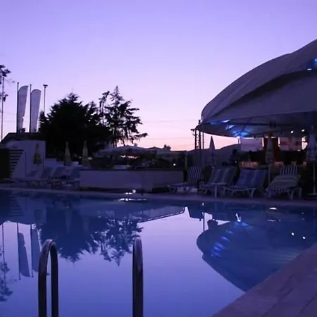 فندق Ant 3*