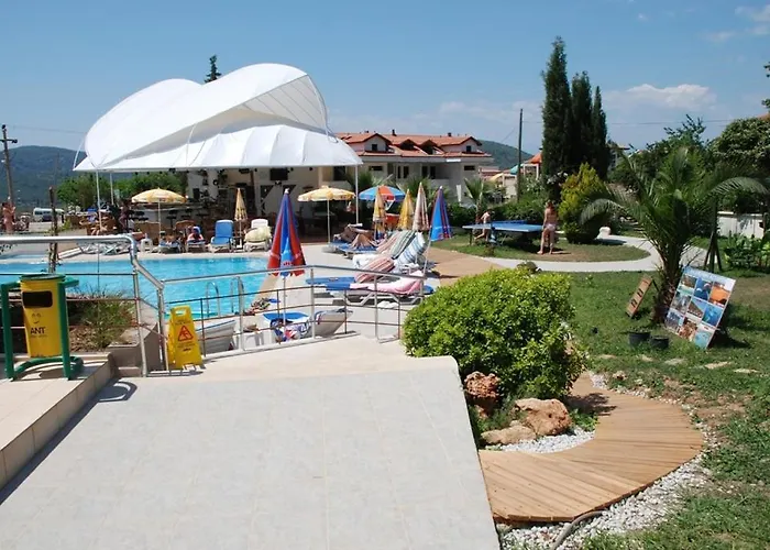 Ξενοδοχείο Ant 3*